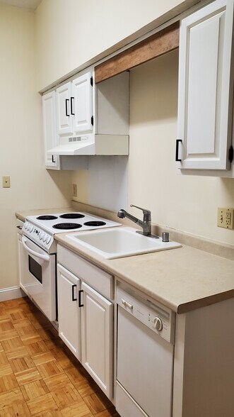 Building Photo - 1313 East Walnut