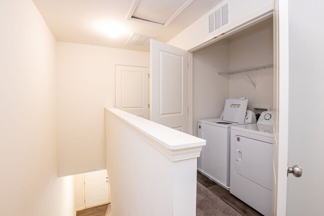 Building Photo - BEAUTIFUL 3 Bedroom Town home Bonterra Village - APRIL 2026