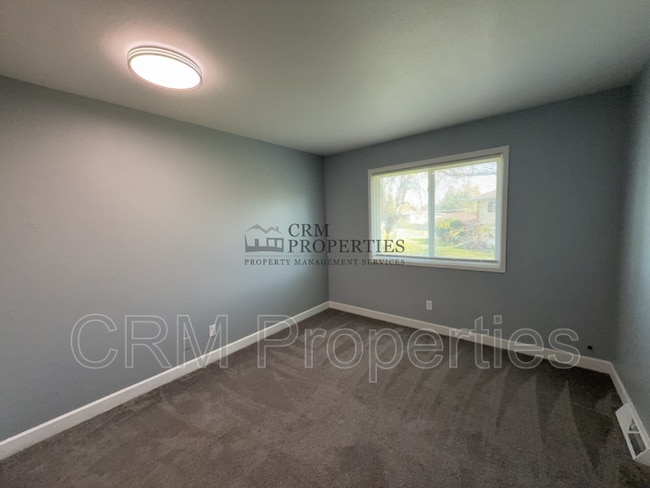 Building Photo - 42024 Hamilton Ct