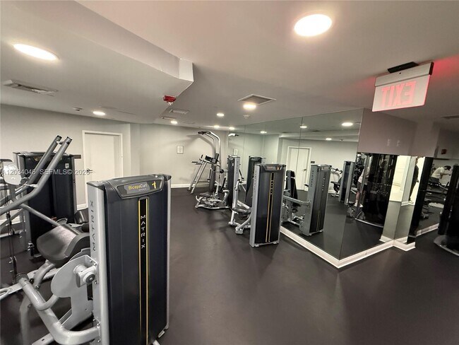Building Photo - 1250 S Miami Ave
