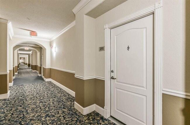 Building Photo - 1711 Old Spanish Trail