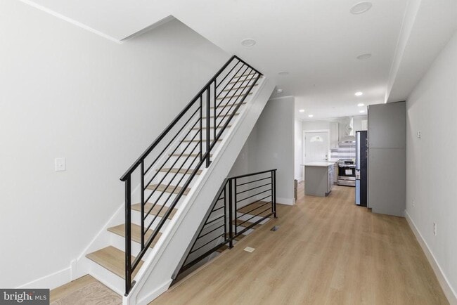 Building Photo - 1511 W Flora St