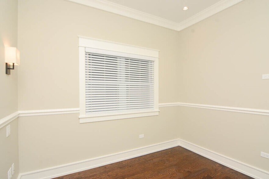 Building Photo - 3442 N Hoyne Ave