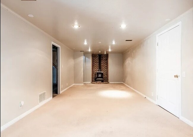 Building Photo - 6631 S 1460 W