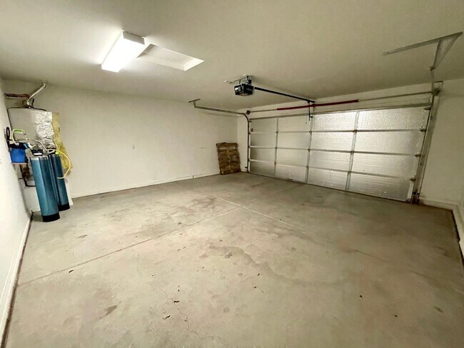Building Photo - Beautiful 3 Bedroom Home in Cul de Sac!