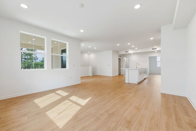 Building Photo - BRAND NEW 3 BEDROOM 2 BATH CONDO IN COVINA!