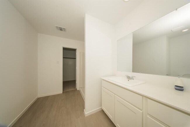 Building Photo - 9116 SW 20th St