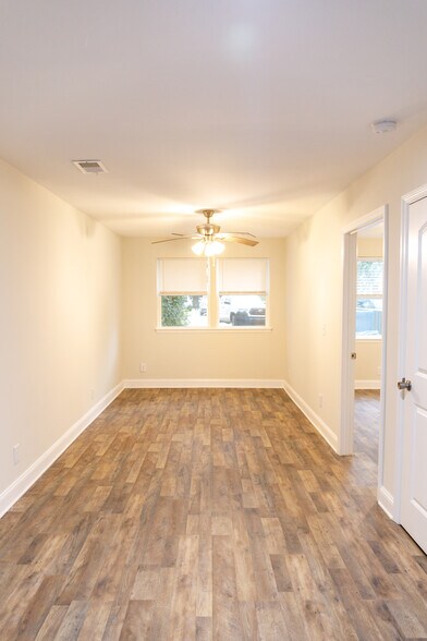 Building Photo - 1916 2nd Dr