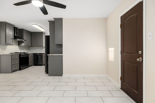 Building Photo - 21039 Vista Trail Ct