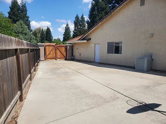 Building Photo - Welcome to your new home!