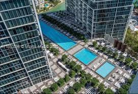 Building Photo - 495 Brickell Ave