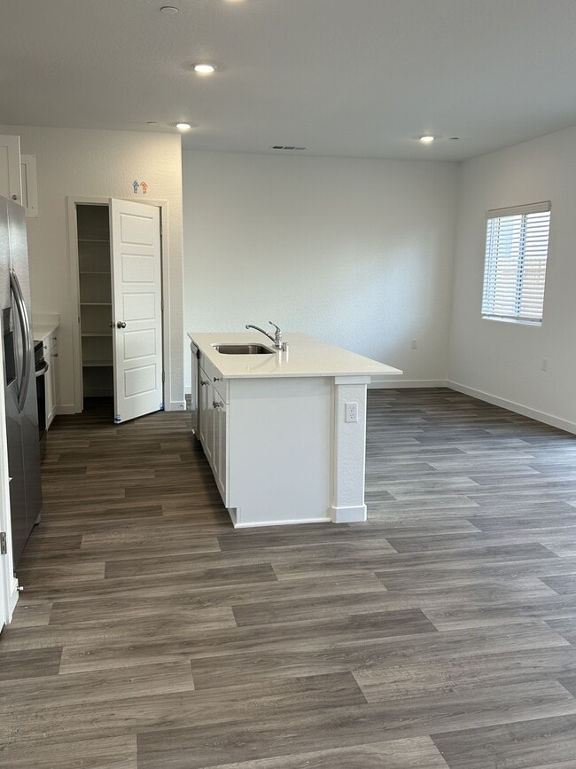 Building Photo - 4417 Hampton Wy