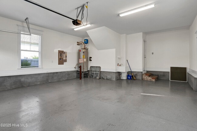 Building Photo - 2065 Shelmore Way