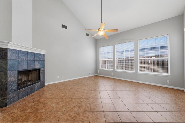 Building Photo - 5102 Caswell Ave