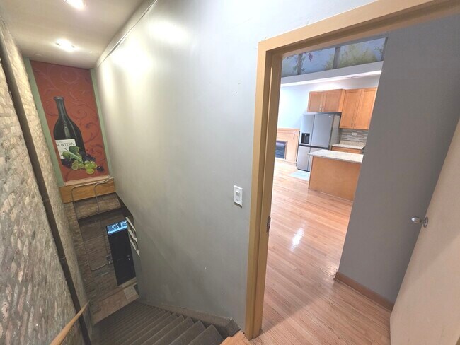 Building Photo - 3114 N Lincoln Ave