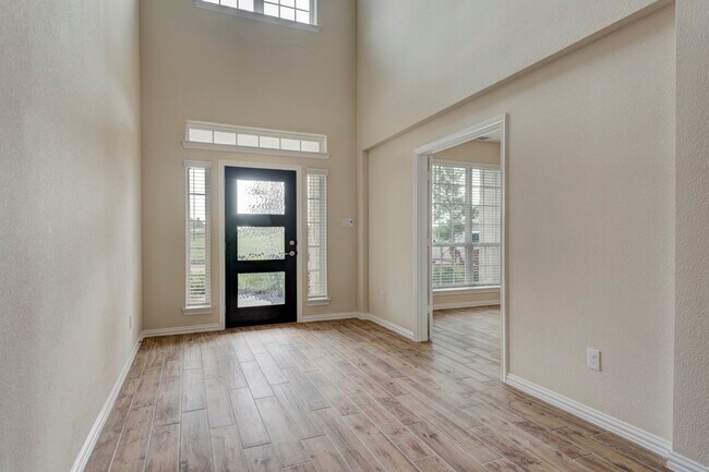 Building Photo - 173 Dina Ln