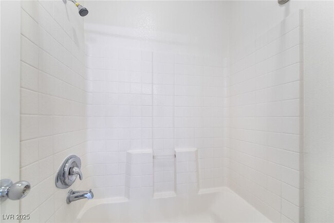 Building Photo - 251 S Green Valley Pkwy