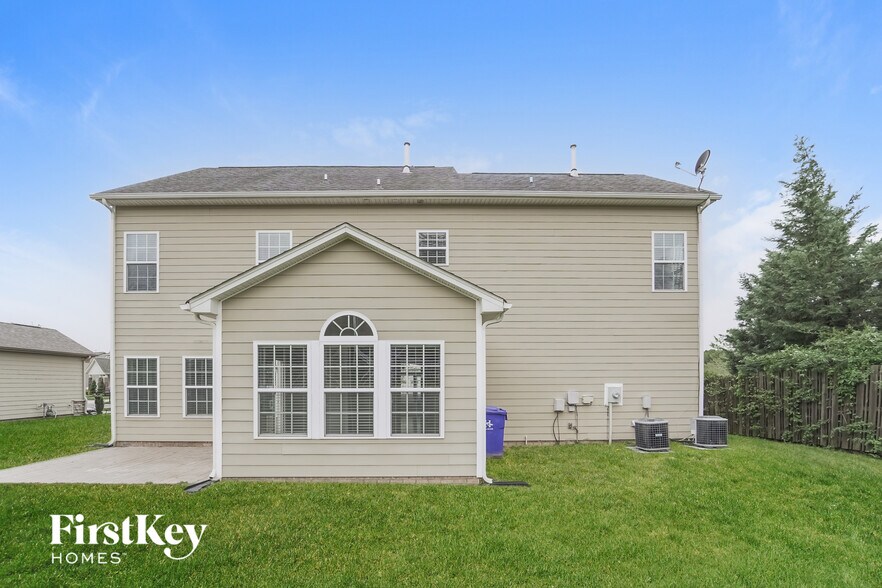 Building Photo - 16618 Grassy Creek Dr