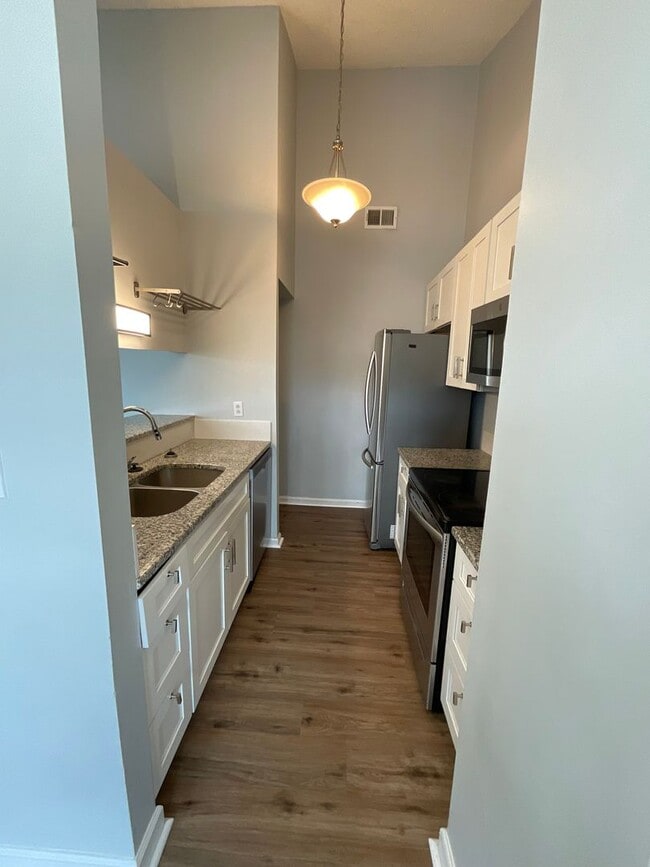 Building Photo - Charming Condo in Churchland Southwest