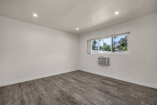 Building Photo - North of Sunset, Large 1 bed unit