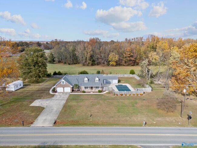 Building Photo - 15153 New Cut Rd