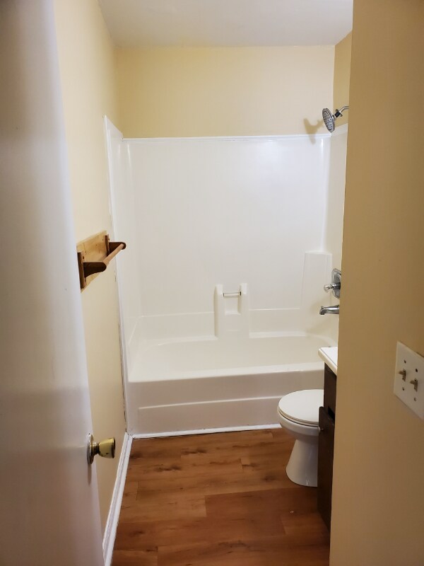 Building Photo - 6 Highwood Ct