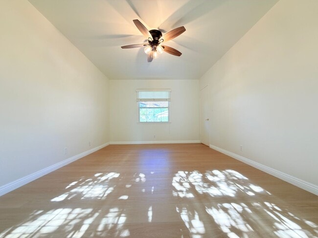 Building Photo - Stunning 4-Bedroom Home in Quiet North Hills