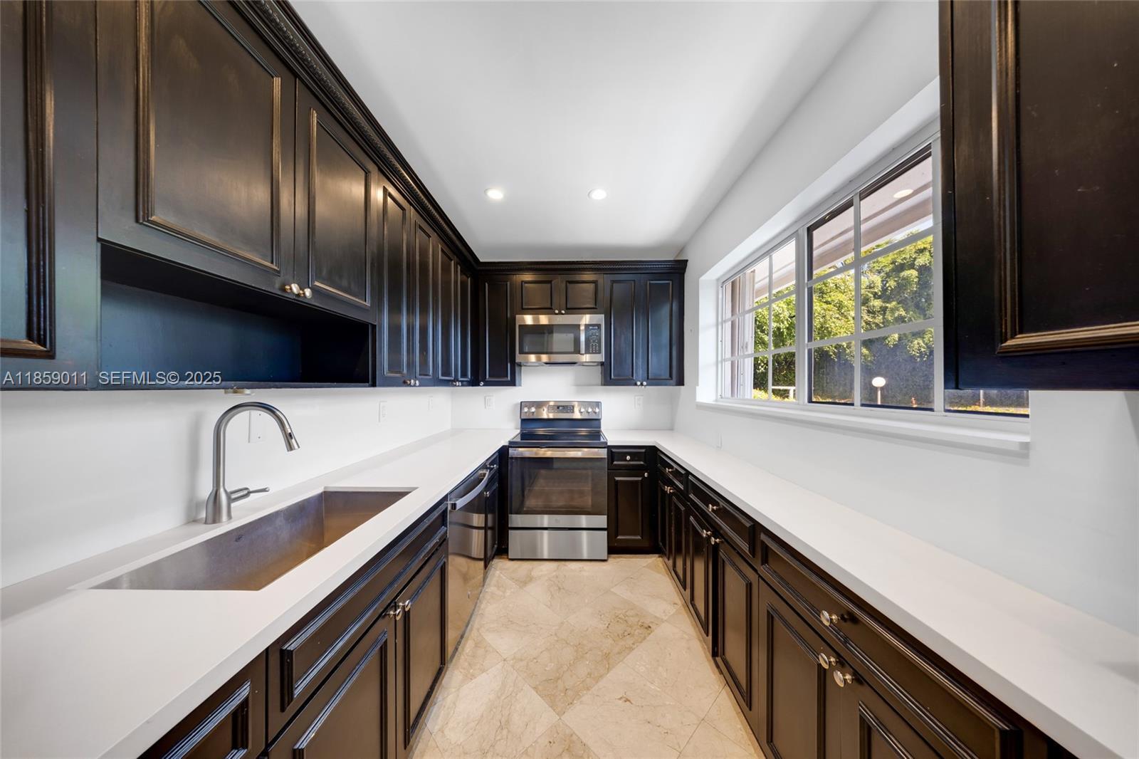 Building Photo - 7528 Buccaneer Ave