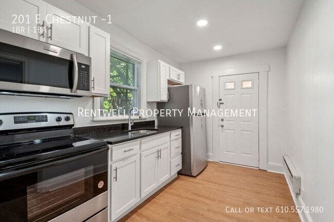 Primary Photo - 201 E Chestnut St