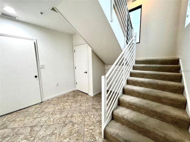 Building Photo - 350 S Osceola Ave