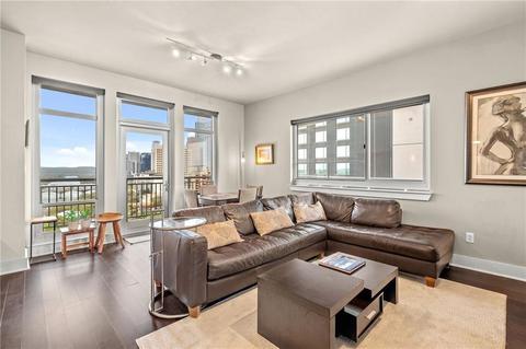 Building Photo - 603 Davis St