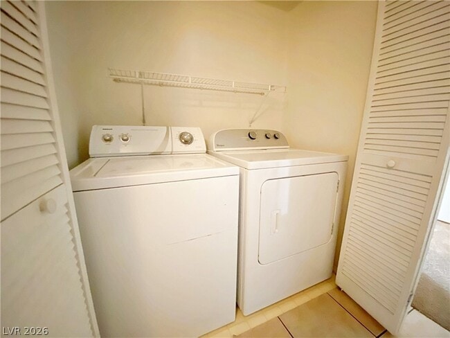 Building Photo - 3061 Key Largo Dr