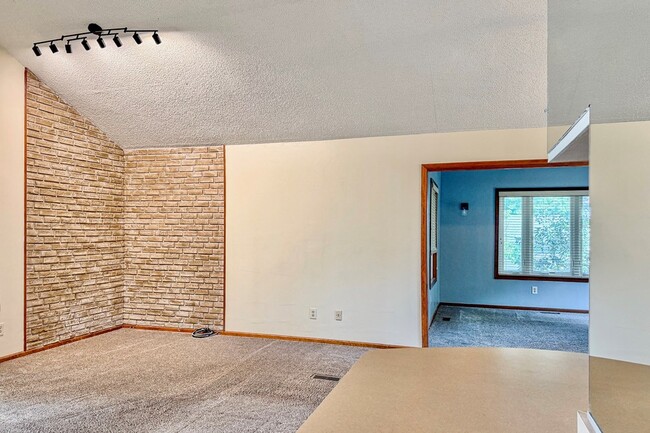 Building Photo - 12182 Heron Dr
