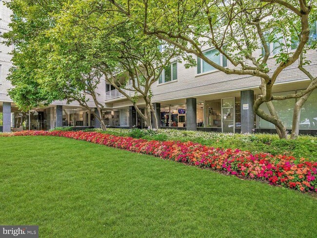 Building Photo - 2475 Virginia Ave NW