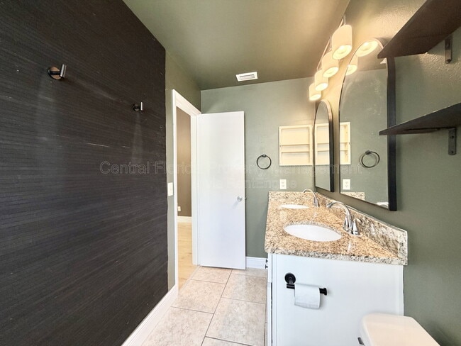 Building Photo - 10227 Comfort Cir