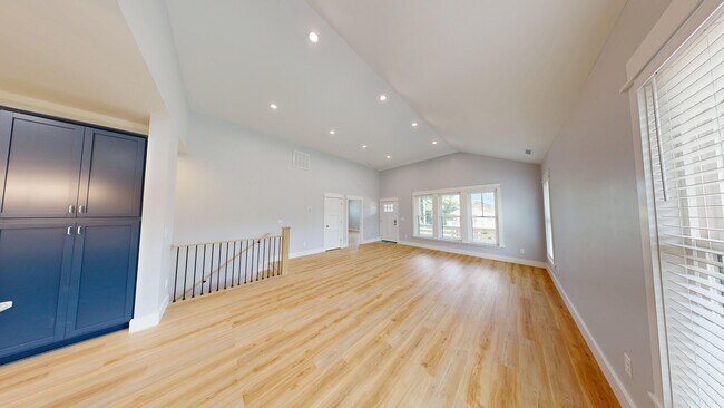 Building Photo - 2040 Smithfield St