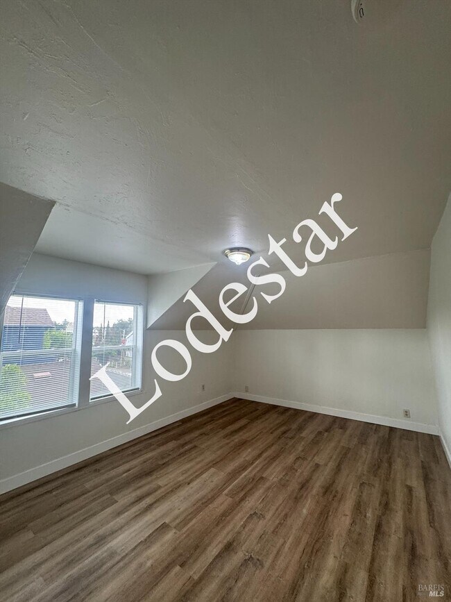 Building Photo - 302 Carolina St