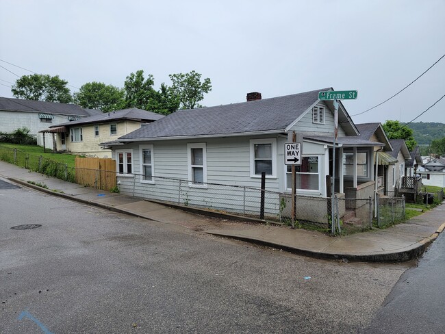 Building Photo - 920 Hendrix Ave