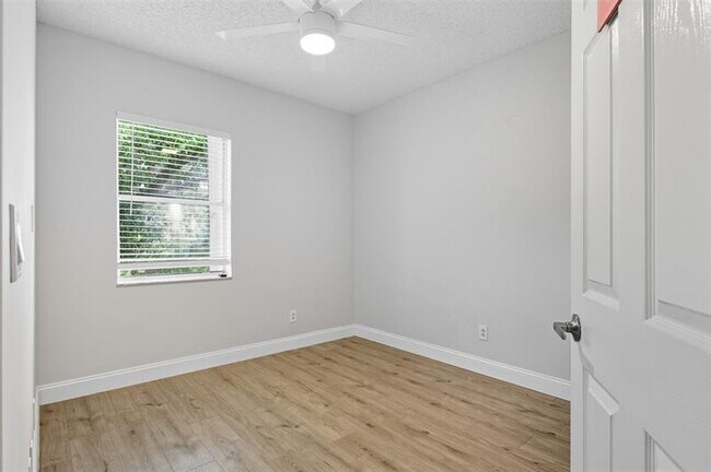 Building Photo - 16045 Emerald Cove Rd