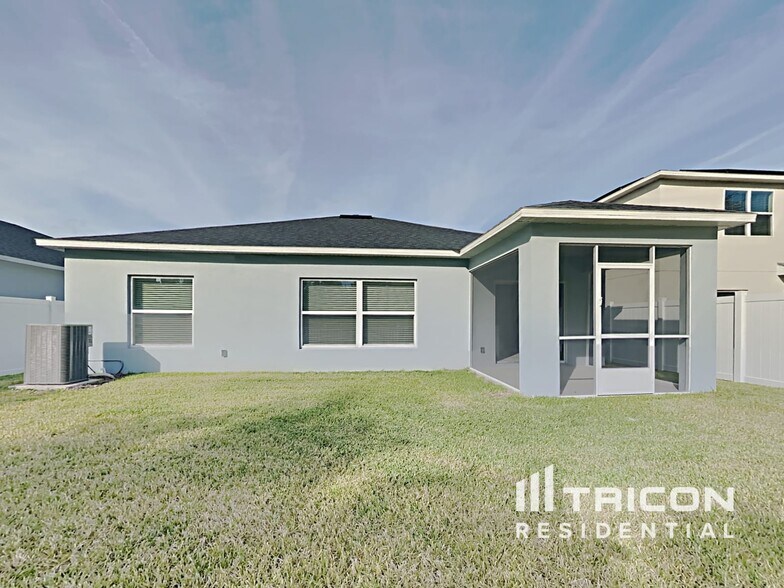Building Photo - 3948 Fescue St