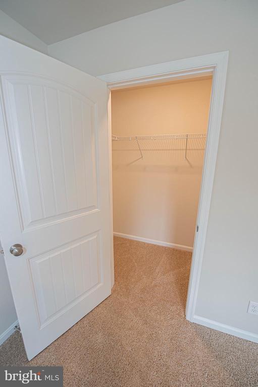 Building Photo - 128 Willowtree Ln