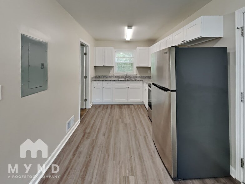 Building Photo - 2298 Brackett Rd