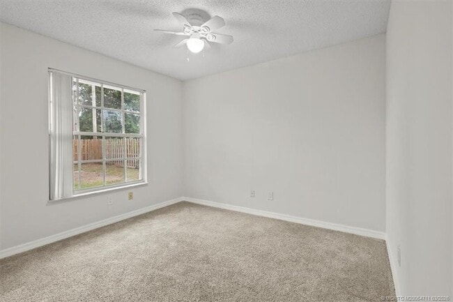 Building Photo - 517 SW College Park Rd