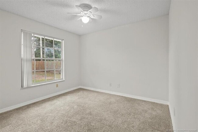 Building Photo - 517 SW College Park Rd