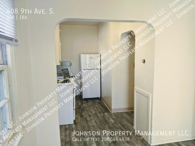 Building Photo - 408 9th Ave S