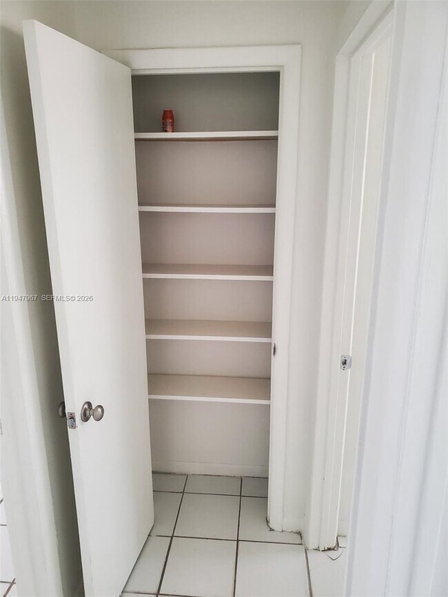 Building Photo - 6604 Miramar Ave