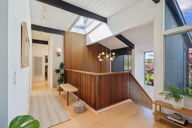 Building Photo - 209 San Rafael Ave