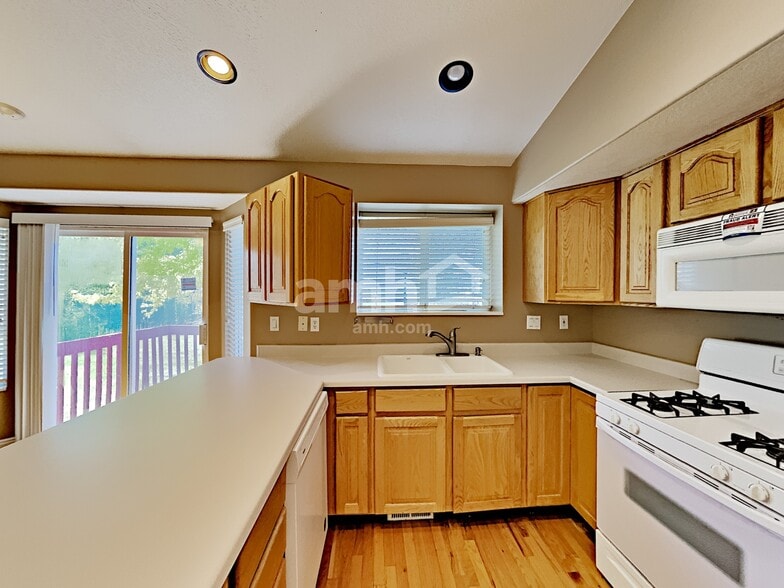 Building Photo - 2643 S 3900 W