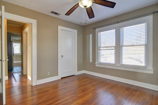 Building Photo - 4128 Pershing Ave