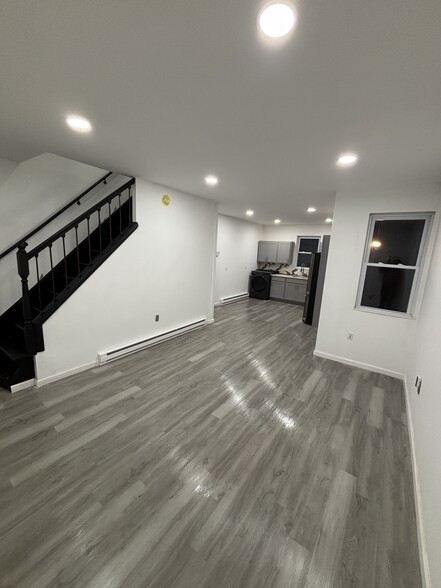 Building Photo - 37 Wyoming St